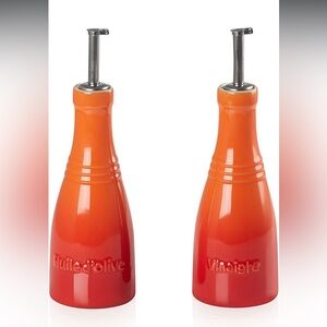 Le Creuset Stoneware Oil and Vinegar Bottle Set Colour Volcanic 236 ml Each EUC
